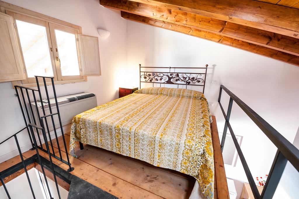 Villa Pace Pozzolengo Bilik gambar